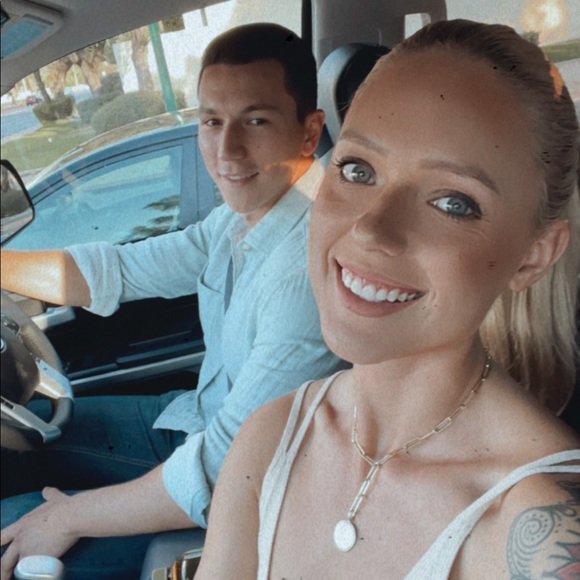 Meet your Posher, Abigail - Picture 1 of 1